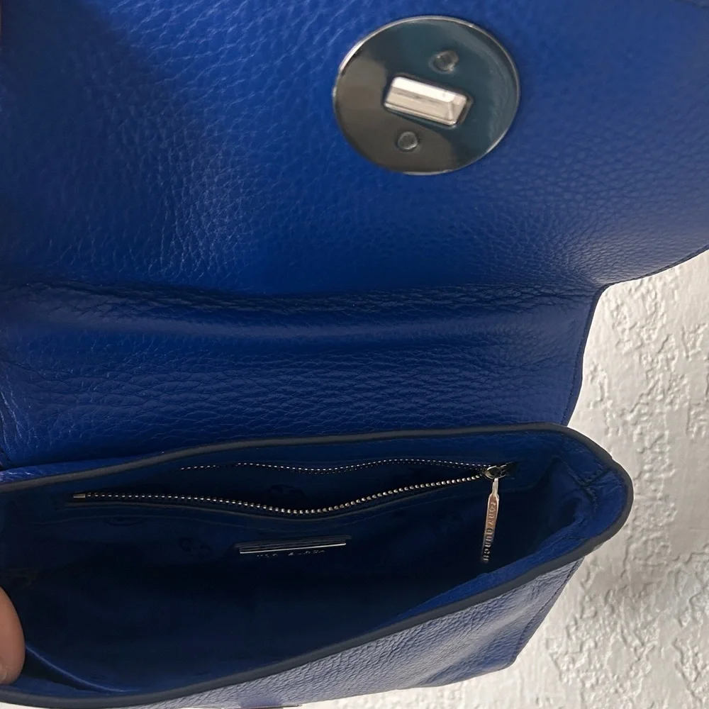 Tory Burch Pebbled Leather Chain Crossbody in Cobalt Blue - Picture 3 of 4
